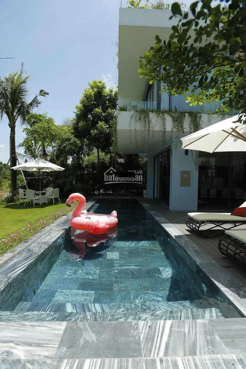 Cần tiền bán gấp biệt thự Charm Villas Flamingo view hồ, full nội thất, 2 tầng. LH: 0931 793 ***
