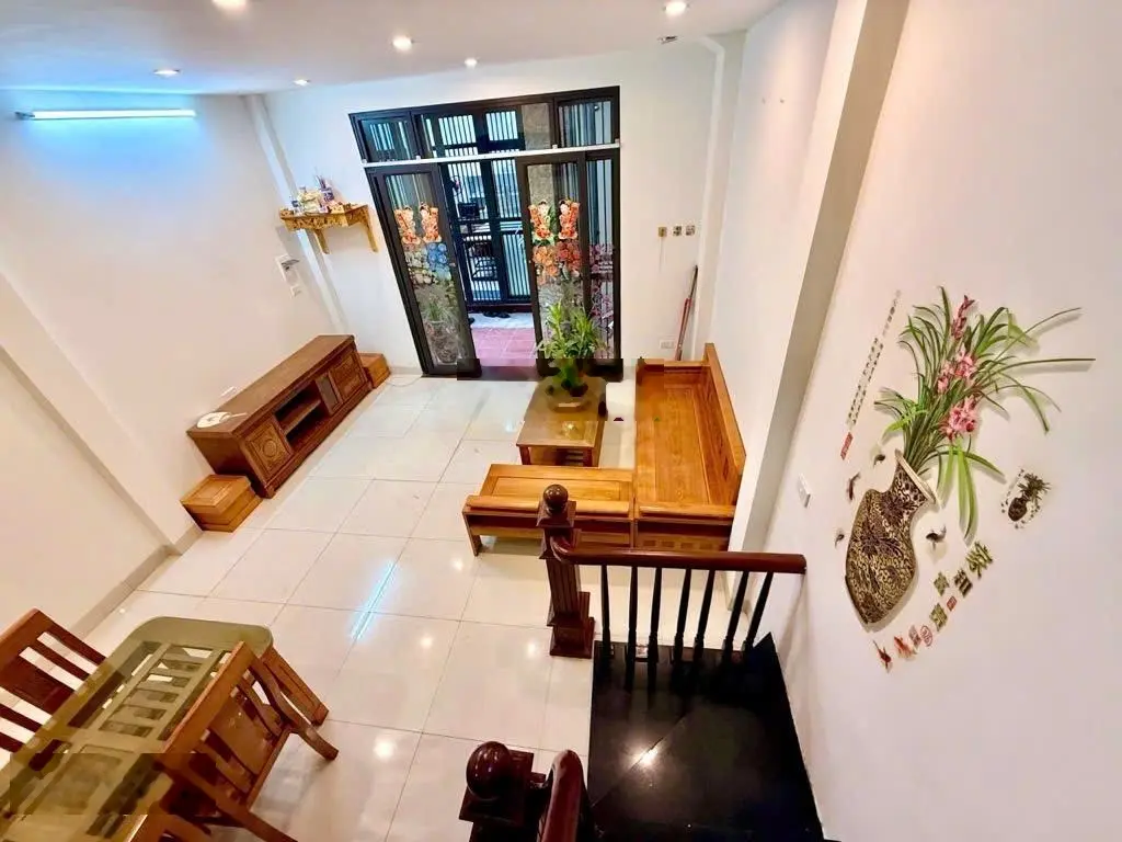 Bán Gấp Nhà 3 Tầng thượng cát, vị trí đẹp ô tô đỗ cổng, Giá: 3,55 tỷ, Lh 0978685116