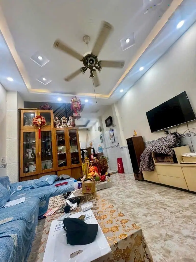 Hẻm nhựa ôtô - nhà 3 tầng DT: 100m2 - trệt 2 lầu, 5PN, 4WC sổ hồng, Thị trấn Nhà Bè