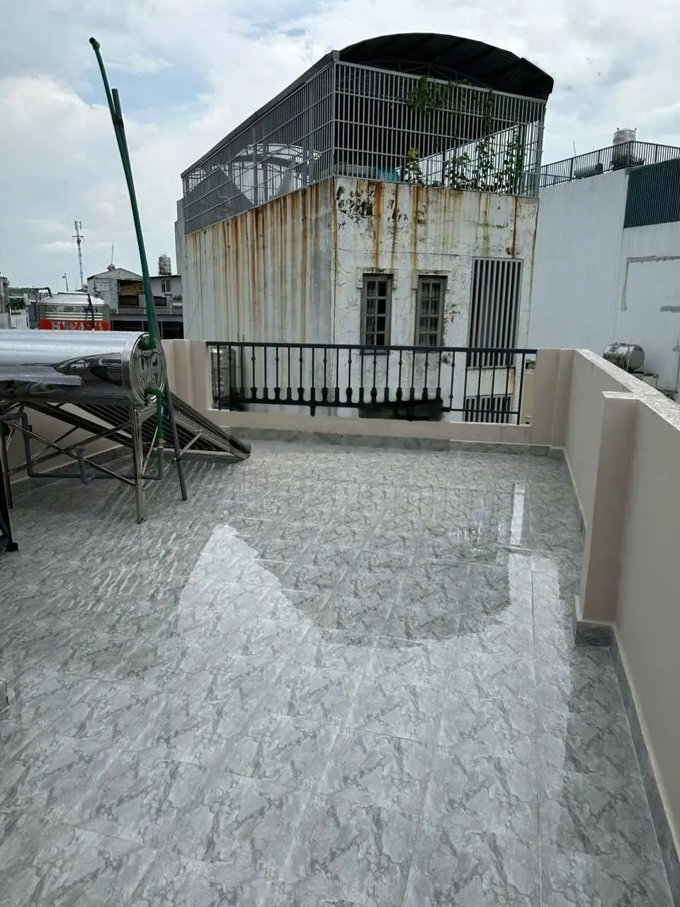 Thống nhất 3 tầng 2 phòng ngủ dt (4x9m) cứng xáp đẹp LH 0906389979