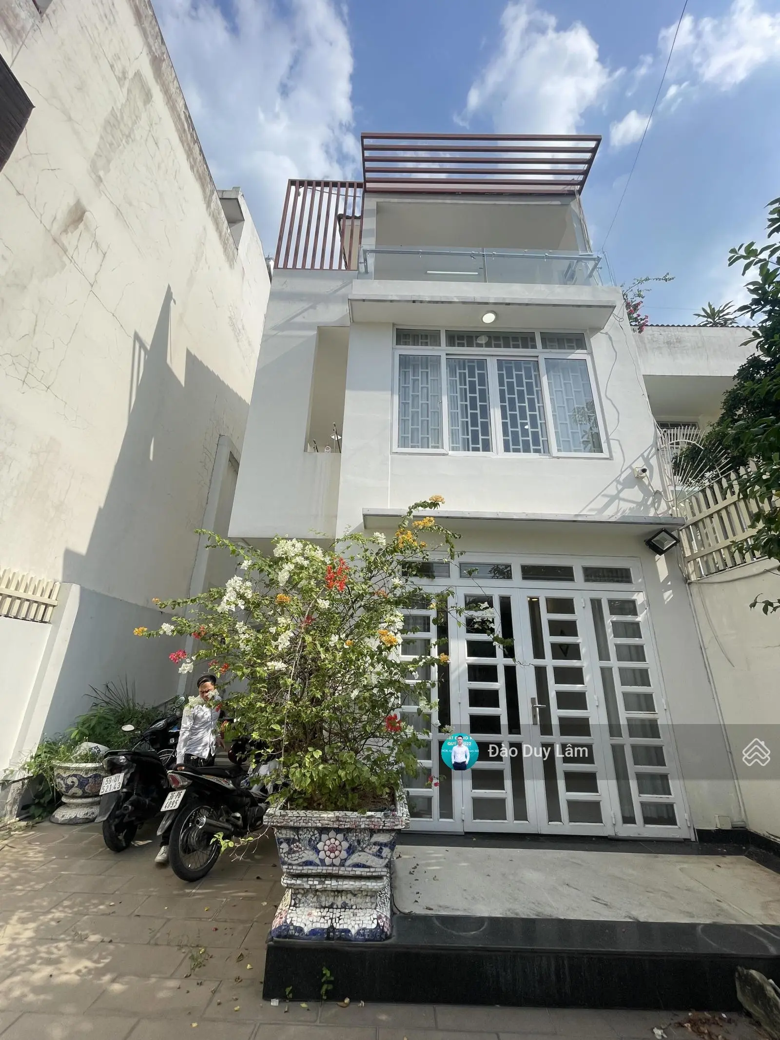 Biệt thự bên Sông Phạm Văn Đồng, gần Giga Mall - 8x19m cực đẹp, nhà còn mới nội thất xịn sò.