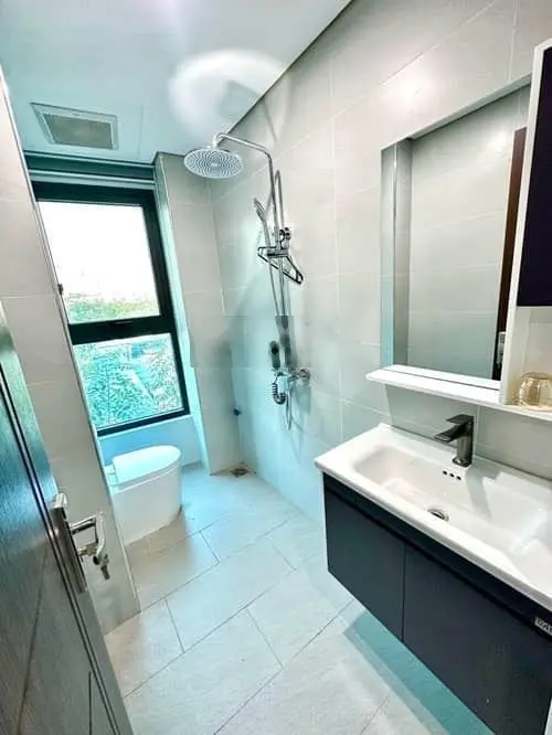 Siêu phẩm- nhà 3 mặt thoáng-5 tầng-thang máy, vỉa hè ô tô tránh+ ngủ ngày đêm- kinh doanh đỉnh cao