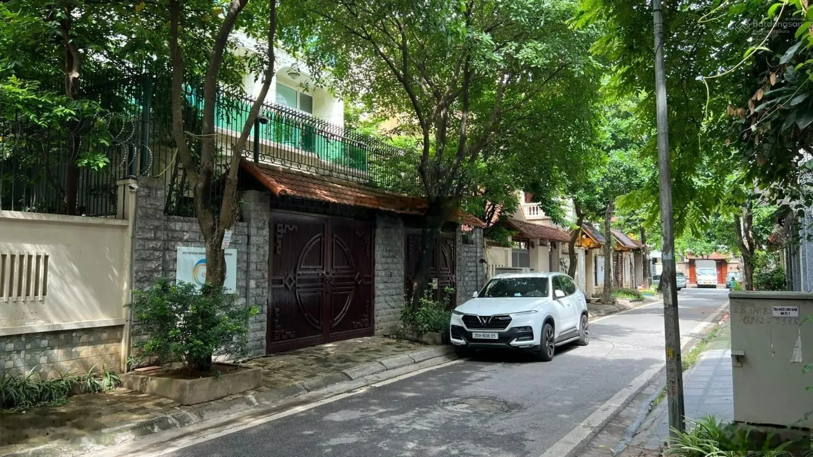Các căn biệt thự Linh Đàm bán dt 231m2, 250m2, lô góc 290m2, giá từ 160tr/m2, 4 tầng, thang máy, sđ