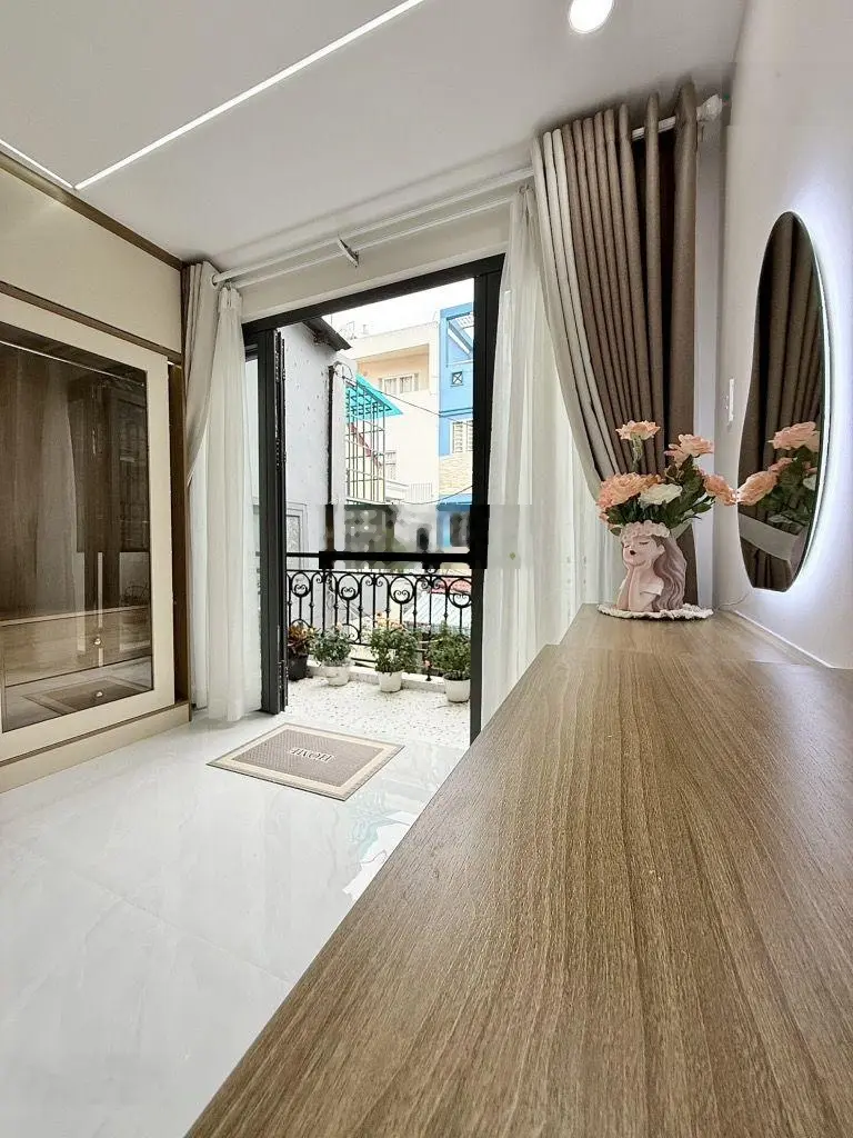 Bán NR 2PN, 3WC tại Phường 10, Tân Bình, 4,65 tỷ, 25m2 hàng hot