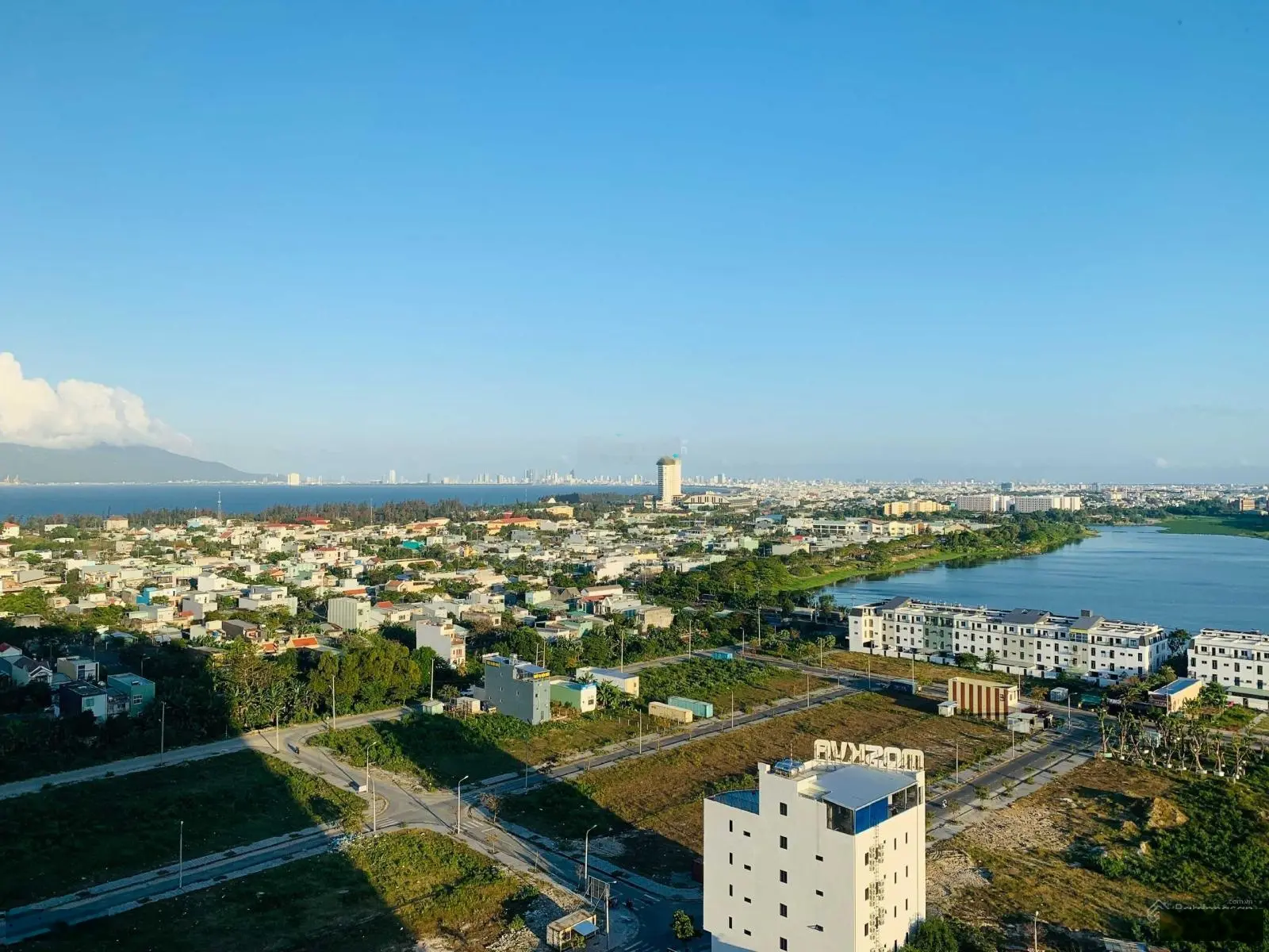 Chính chủ bán căn hộ 70m2 tại Liên Chiểu, view biển Nguyễn Tất Thành, nhà mới 100%, bán rẻ