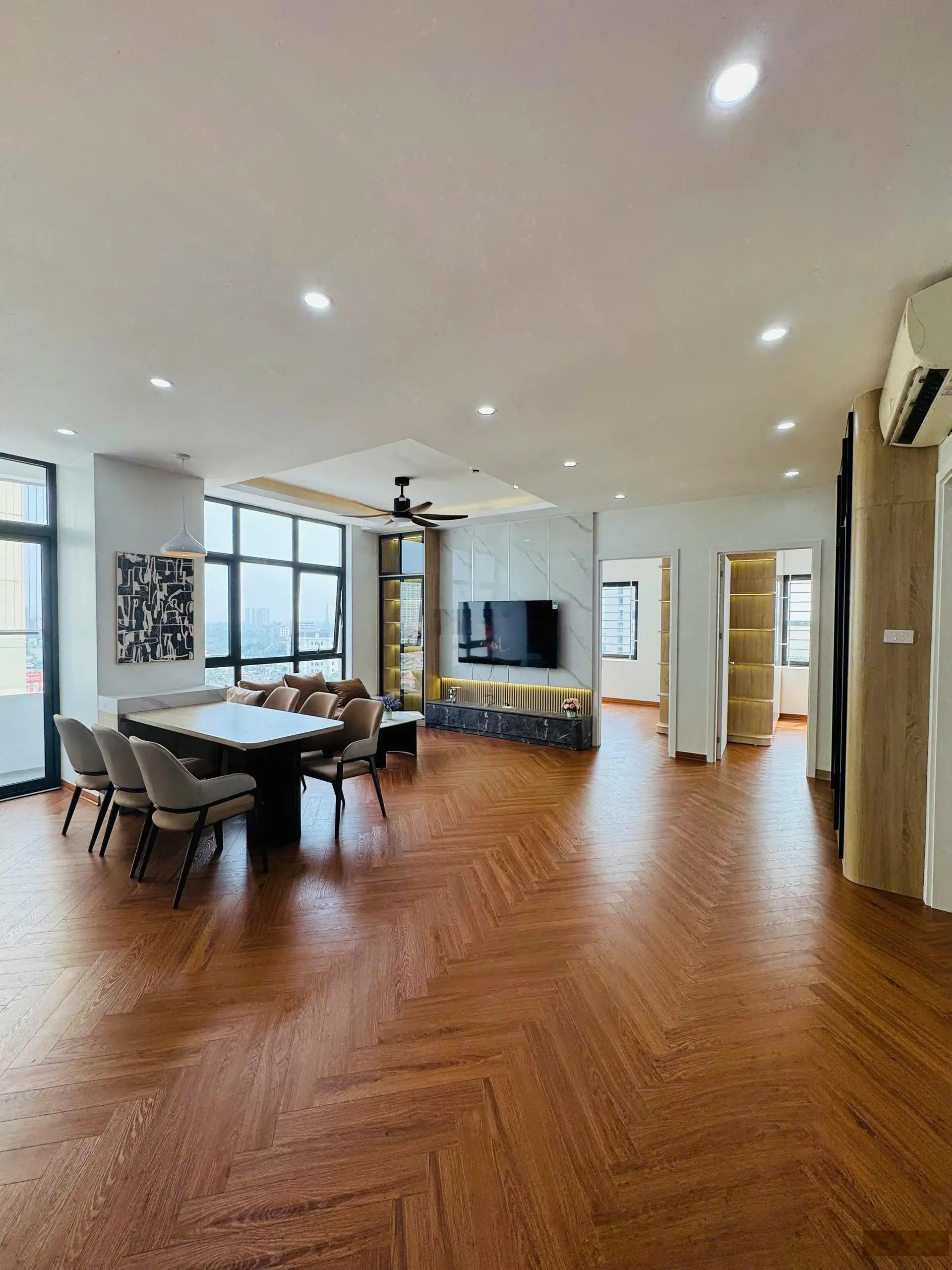Em cần bán 3 ngủ tòa Licogi Đại Từ - Hoàng Mai. Diện tích 110 m2 thiết kế 3 ngủ 2 vệ sinh.DT:110m2