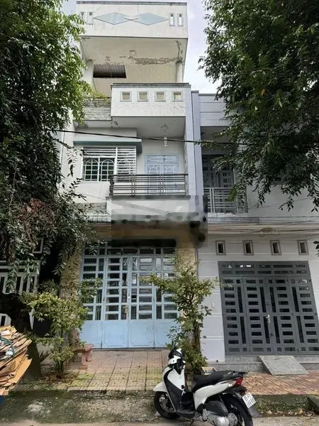 Bán nhà 2 lầu đường số 11 khu dân cư diệu hiền nam cần thơ giá dưới 4