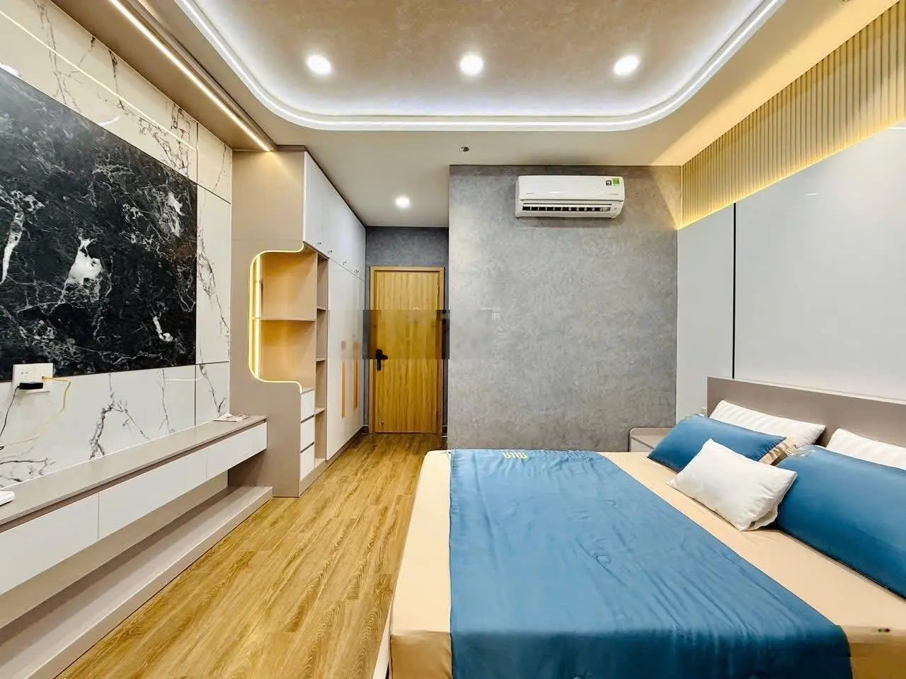 Chính chủ cần bán gấp nhà Đ.CMT8,P12,Q10 giá 3TỶ950/63,8m2 thuê 28tr/tháng gần Công trường Dân Chủ