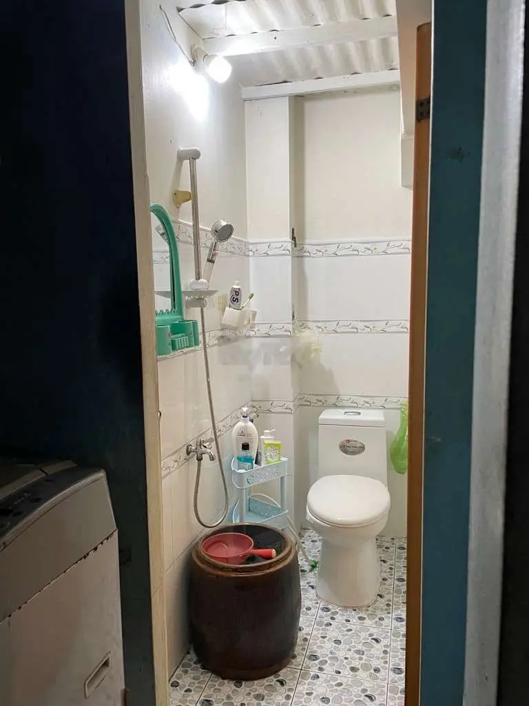 BÁN ĐẤT TẶNG NHÀ DIỆN TÍCH KHỦNG HẺM Ô TÔ THÔNG SUỐT