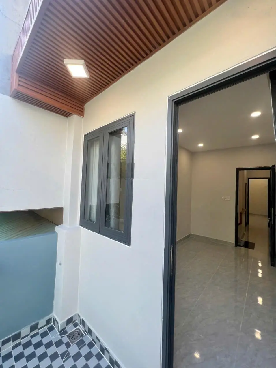 Rẻ nhất Tân Bình 2tỷ98! Vừa ở vừa KD buôn bán nail, Spa..