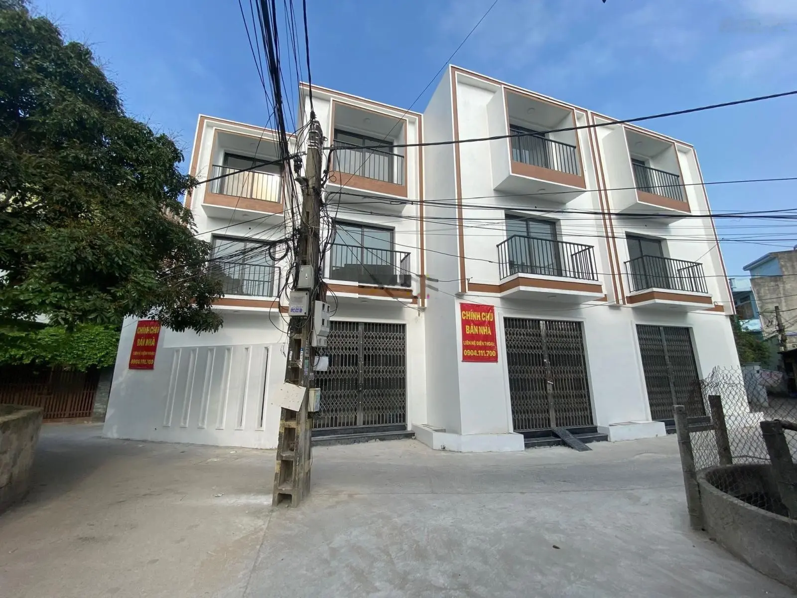 Bán nhà 3 tầng xây mới 40/563 đường Điện Biên cạnh khu Bãi Viên - TP Nam Định (đường ô tô vào nhà)