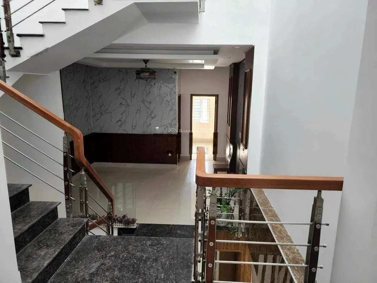 Bán gấp nhà mặt phố Phan Bôi - Cách biển Mỹ Khê 3 phút- Sụp hầm