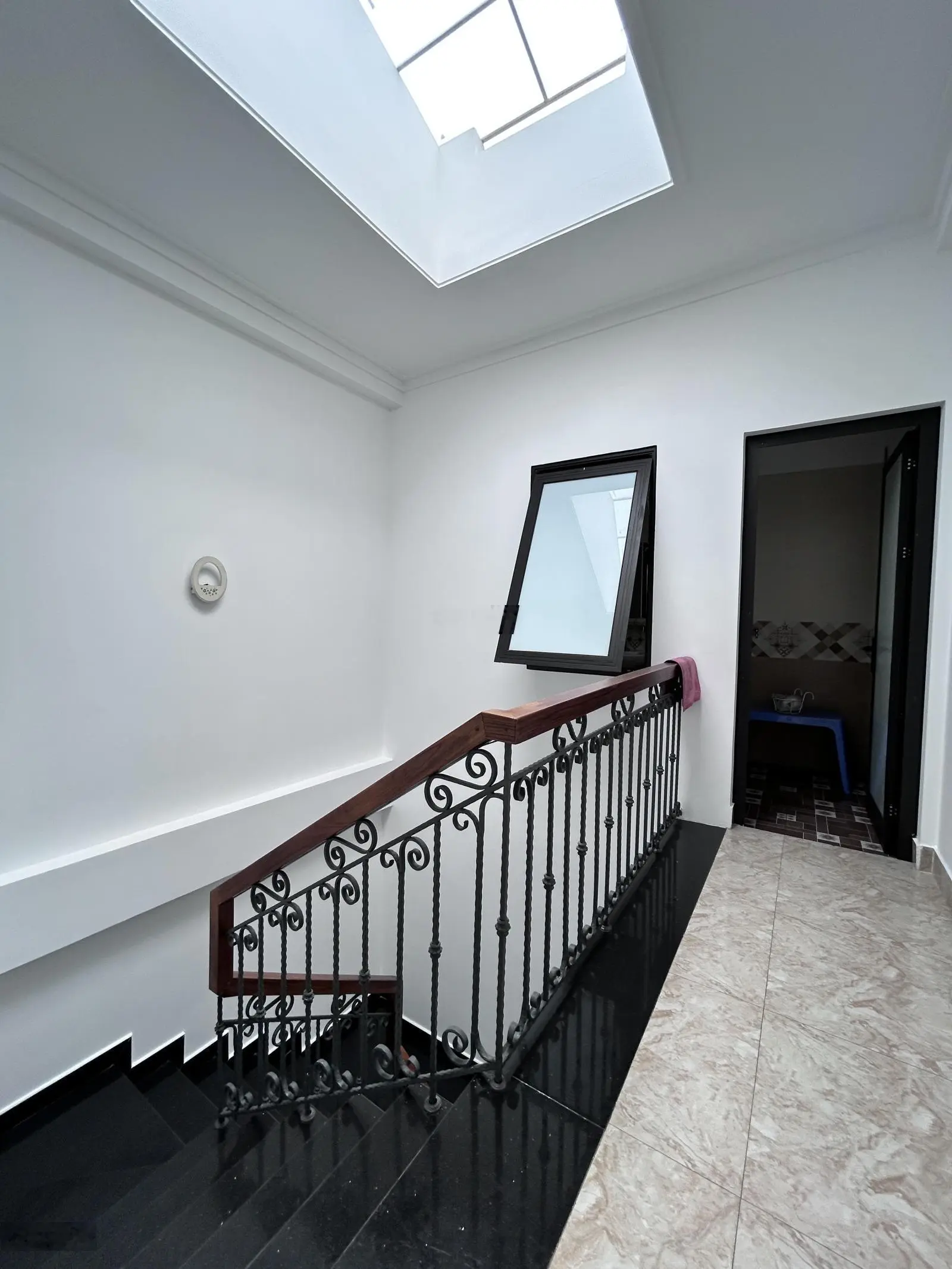 Nhà dân xây độc lập, TĐC Vườn Hồng vẫn còn mới nguyên, 3 tầng, 4 tỷ 7