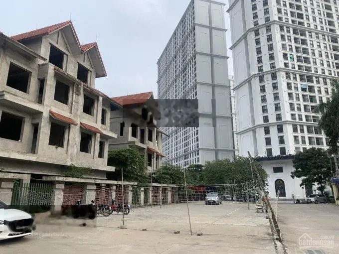Chính chủ bán biệt thự 202m2 Bảo Tàng Hậu Cần, 23tỷ5 sổ đỏ cầm tay, vỉa hè 20m - kinh doanh sầm uất
