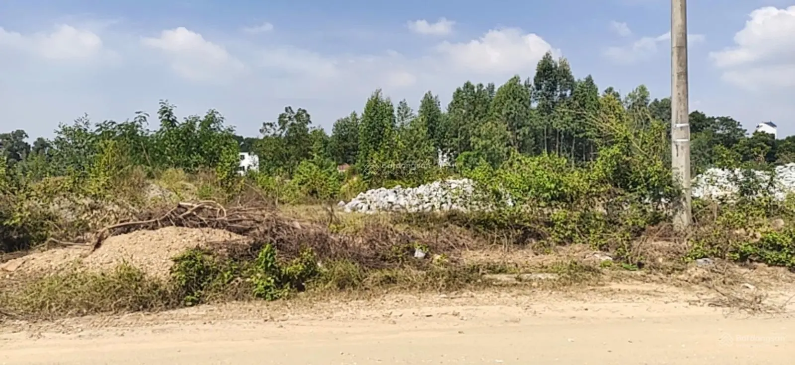 Nhỉnh 5tỷ- Sở hữu ngay mảnh đất phân lô 293m2 MT 15m, nở hậu to, mặt đường kinh doanh, cách chợ 50m