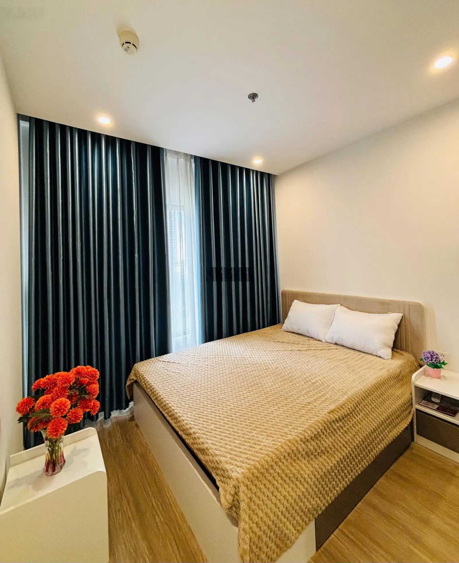 Bán căn 3PN, 81m2 tặng full NT đẹp khu Origami tại Vinhomes Grand Park Quận 9