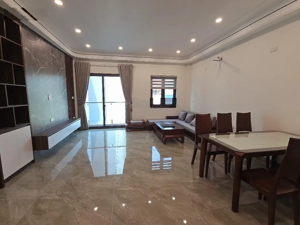 Bán nhà phố Đàm Quang Trung. Hàng xóm TTTM Aeon Long Biên. Nhà 6 tầng. Gara ôtô. DT 50m2 MT 5m