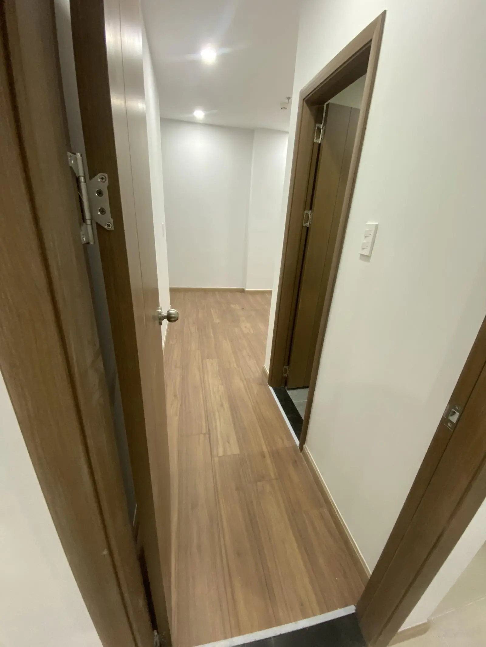 Chủ gửi bán căn 2PN2Wc- 57m2. Tầng trung. View hồ bơi. Bcons garden. Giá 1ty5 bao hết thuế phí