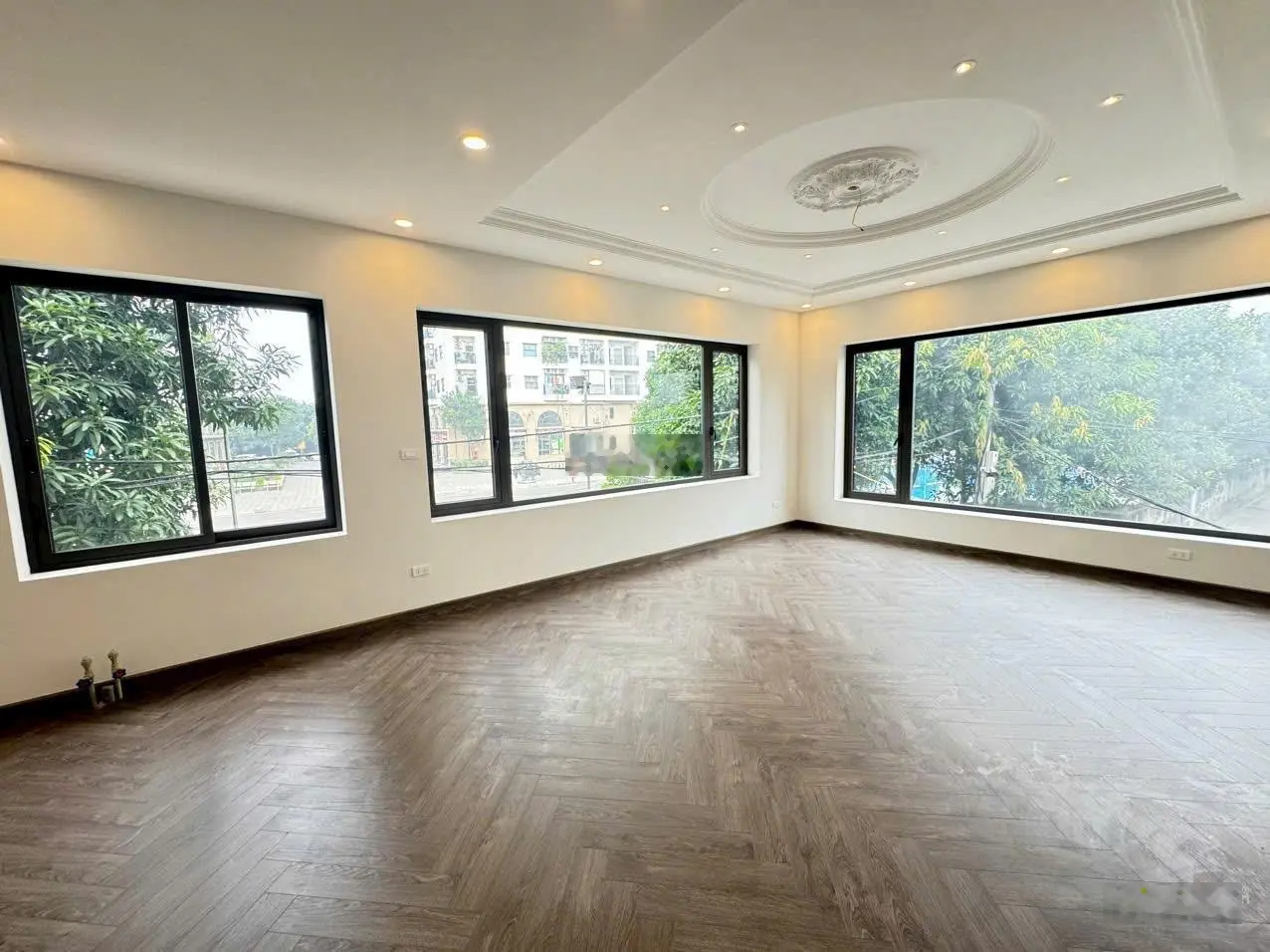 Bán nhà Phúc Lợi căn góc 55 m2 x 6 tầng x 6m MT, thang máy, ngõ ô tô tránh nhau, kinh doanh