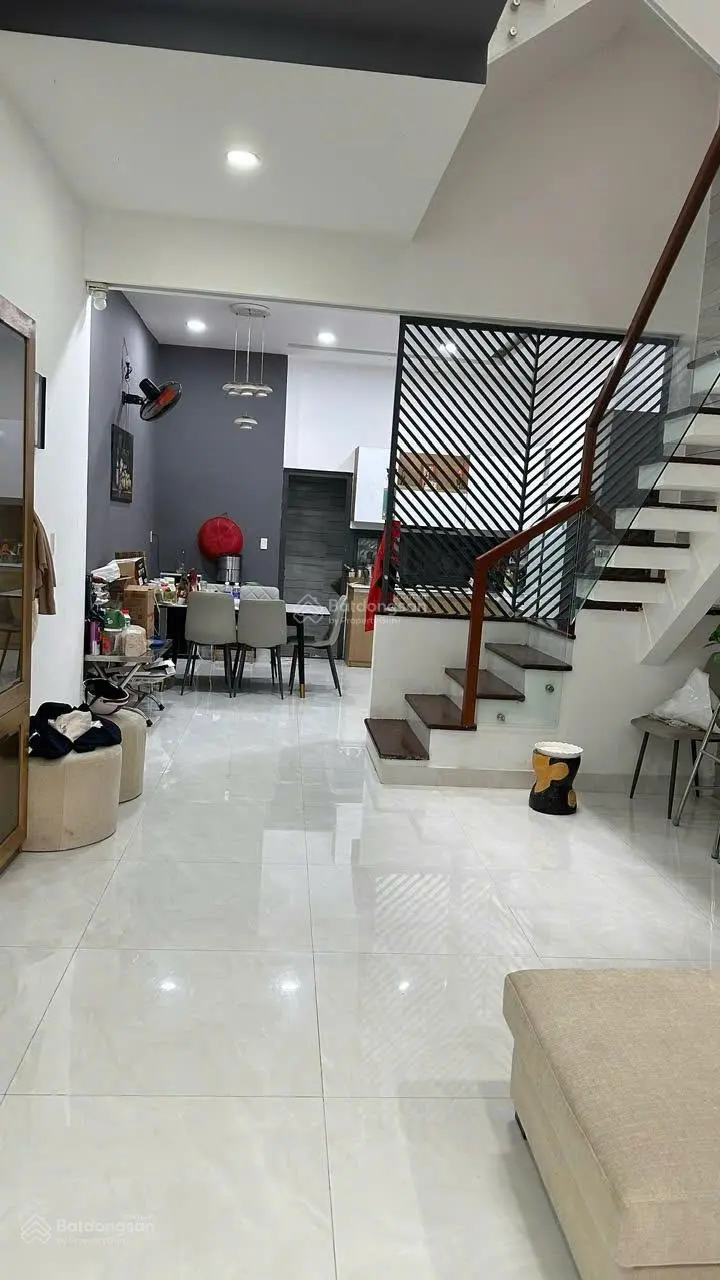 Nhà 3 tầng cần bán nhanh- TT TP Đà Nẵng- Lý Tự Trọng, ngay góc Đống Đa- Nhà mới vào ở ngay- DT 70m2