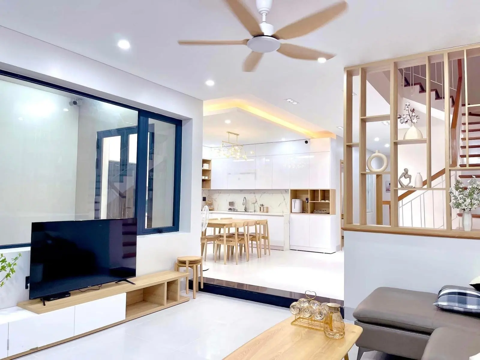 Nhà đẹp 82m2 tại Quách Điêu. Tiện ích đầy đủ, dân cư sầm uất thích hợp cho thuê