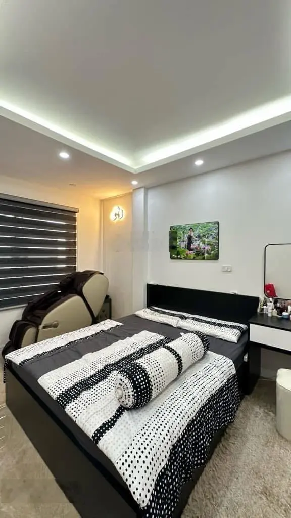 Duy nhất 1 căn 2 thoáng - Ngõ 118 Nguyễn Khánh Toàn 80m2 6 tầng ôtô tránh chỉ 24.3 tỷ