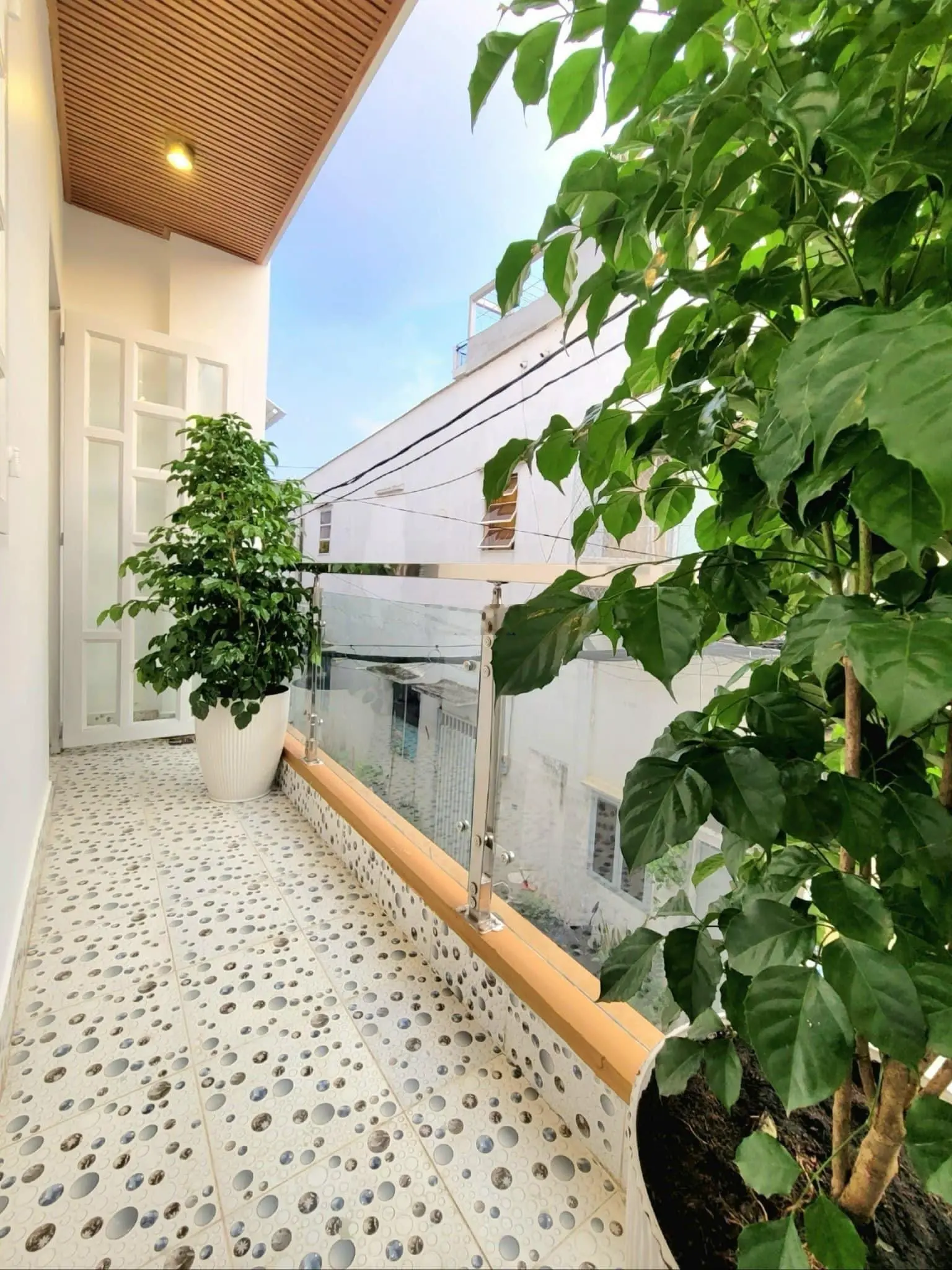 Cần bán nhà HXH đường Trần Xuân Soạn, Q7 - Giá 2 tỷ 5 / 4m x 15m SHR sang tên trong ngày