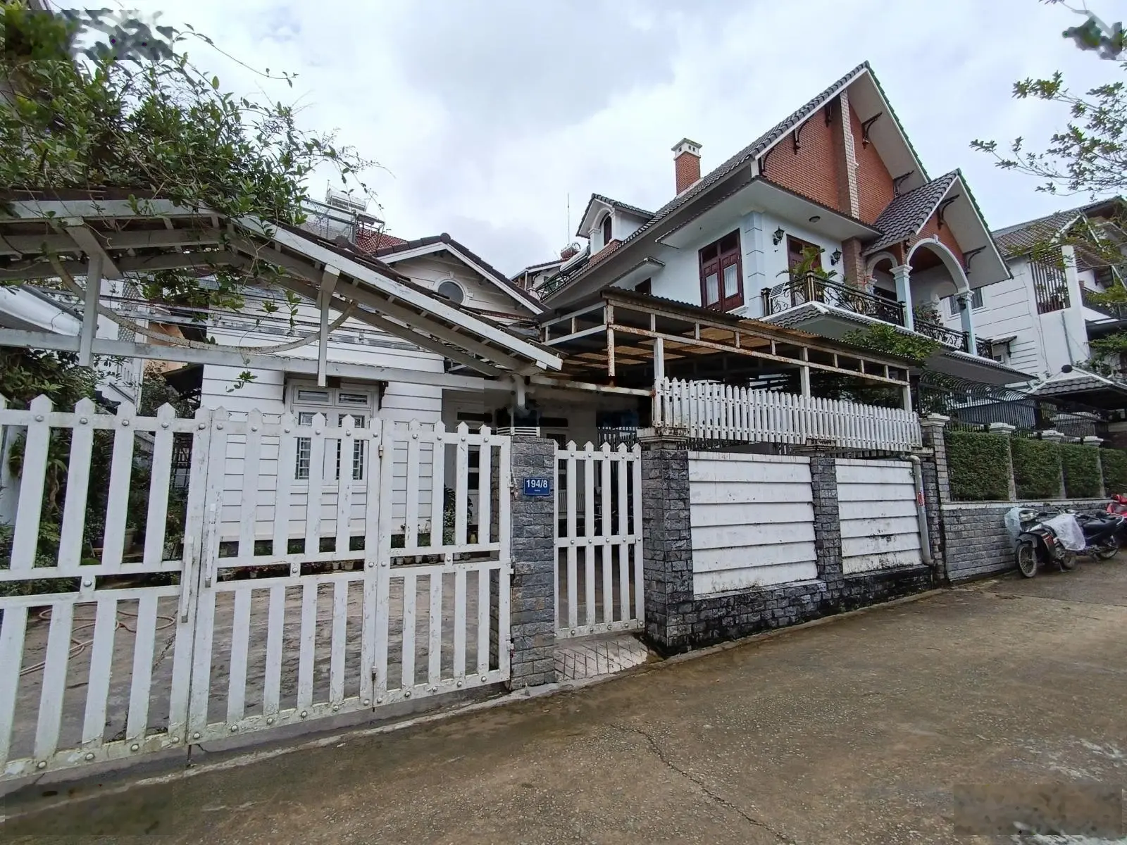Villa mini Yersin cách Hồ Xuân Hương chỉ 1km 224m2 nở hậu 1 tầng đã hoàn công