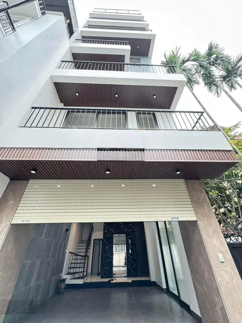 Hồ tây - lạc long quân nhà 7 tầng thang máy thông sàn ô tô 7 chỗ vào nhà
