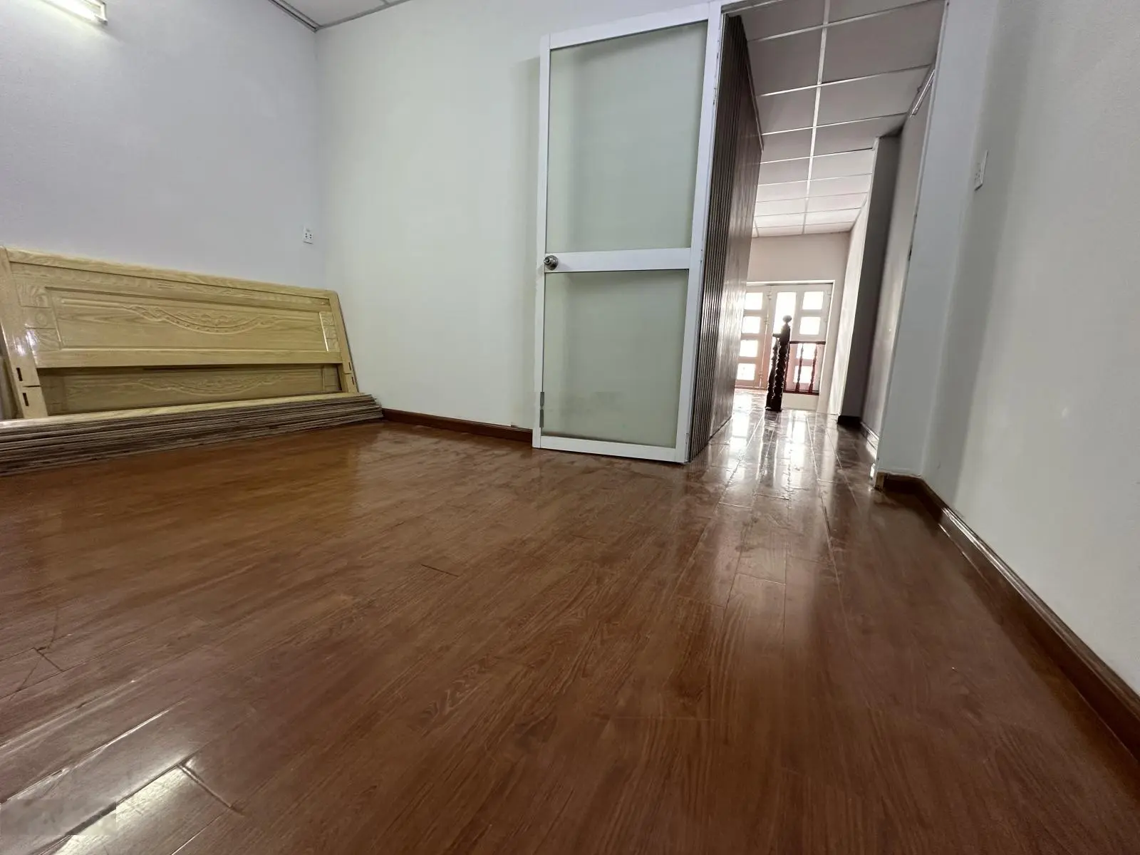 Bán nhà đẹp DT 4x12m 1 lầu 2PN, 2WC sàn gỗ, hẻm xe hơi né nhau, giáp ranh KDC Đồng Diều Cao Lỗ