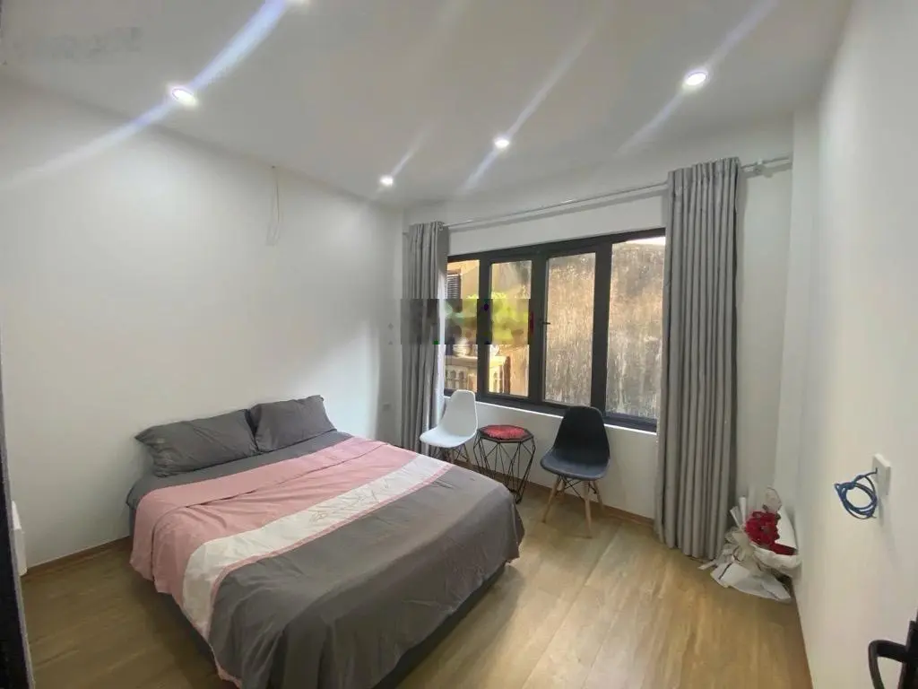 Nhà cực hiếm - Bán gấp khu phố xốm 4 tỷ 600- 41m - 5 tầng mới koong.