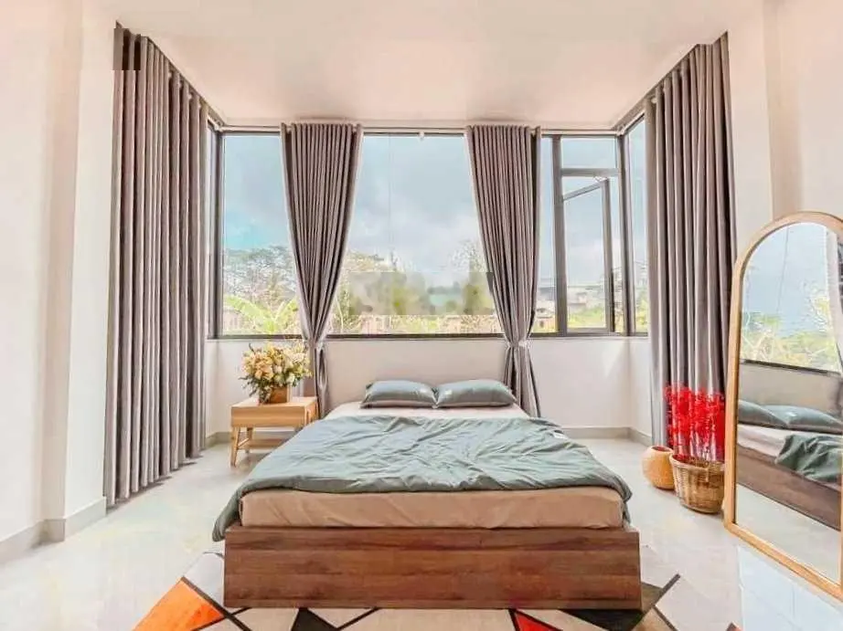 Khách sạn 2MT KQH Phạm Hồng Thái 90m2 ngang 4,5m 4 tầng 9 phòng kinh doanh cách Hồ Xuân Hương 800m