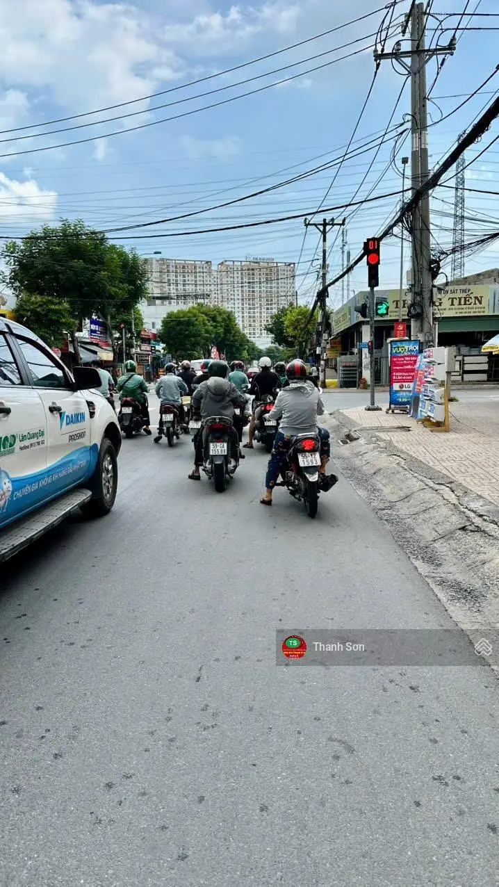Bán Nhà 2 tầng lầu Dt 109m2 sổ hồng riêng Mt Dương Thị Mười