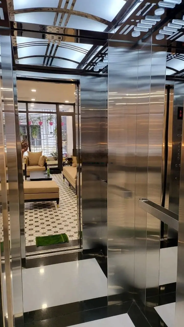 Bán nhà PL 2 ôtô tránh - phố Trương Định - ngay TTTM Chợ Mơ ô tô vào nhà - thang máy 57m2 x 16.3 tỷ
