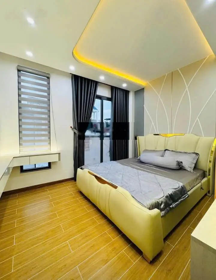 Kẹt tiền bán gấp nhà ngay mặt tiền Đường Cao Thắng-P.3-Quận 3.Giá 3tỷ760/80m2.Đang cho thuê 26triệu