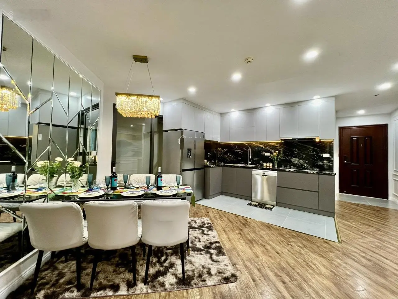 Siêu phẩm duy nhất tại Golden Park Tower, 7,5 tỷ vnd, 95 m2, 3 pn, đầy đủ nội thất
