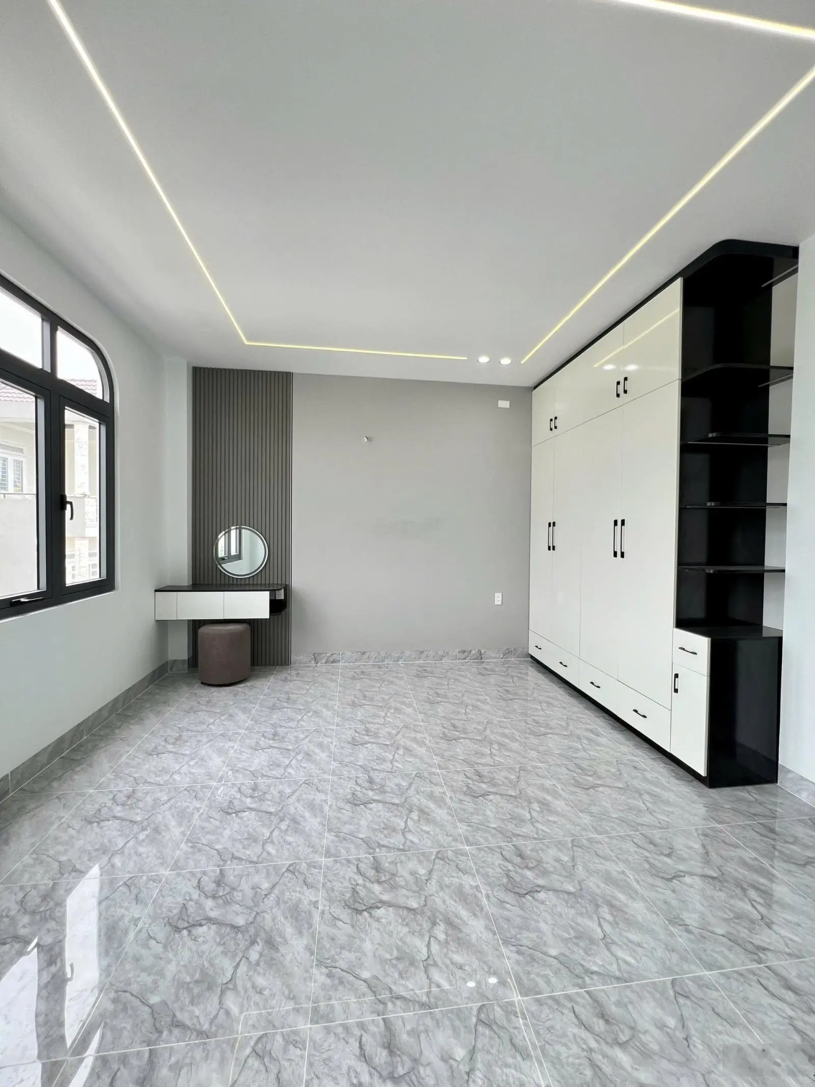 Bán nhà đẹp 3 tầng mới toanh , dt 66m, sản 180m phường Long Trường Quận 9