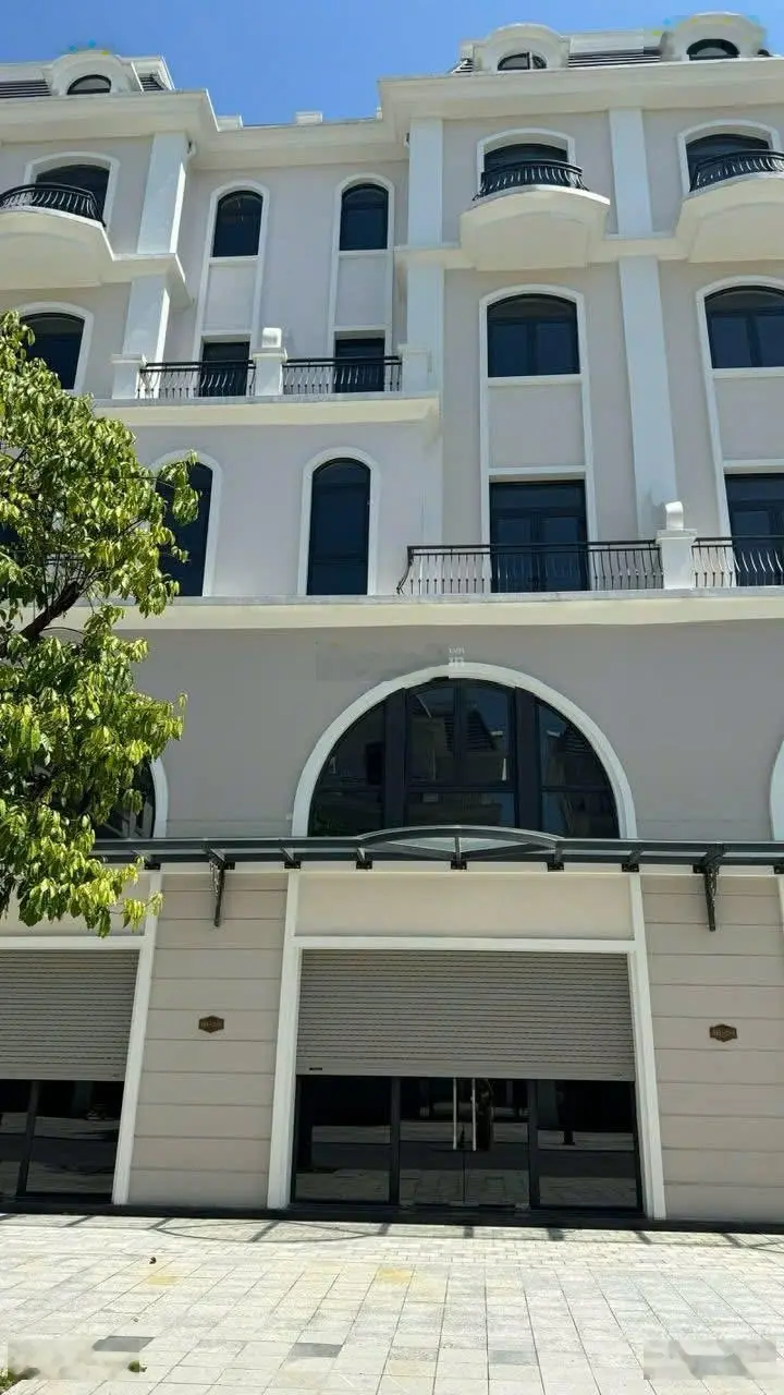 Bán gấp Shophouse Sao Biển 6 tầng, 2 mặt tiền giáp 9 toà CC, Vincom công viên 7,5ha giá chỉ 18 tỷ