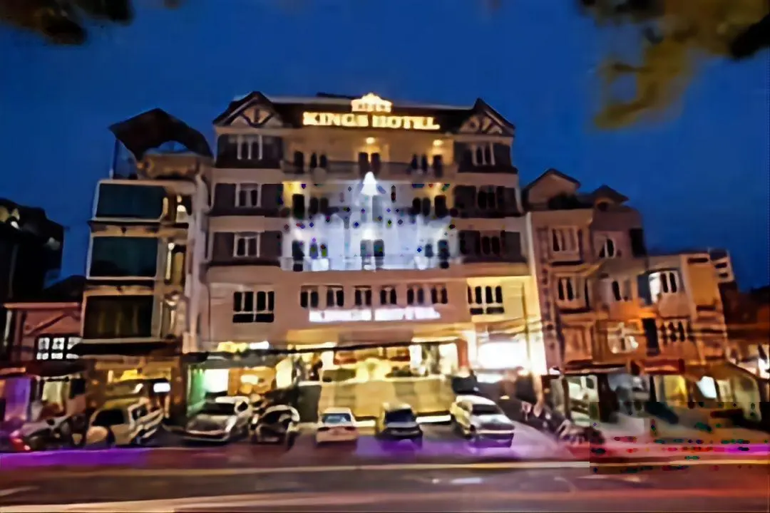 Khách sạn 95 phòng đầu Bùi Thị Xuân, ngay Hồ Xuân Hương cạnh Haus Đà Lạt
