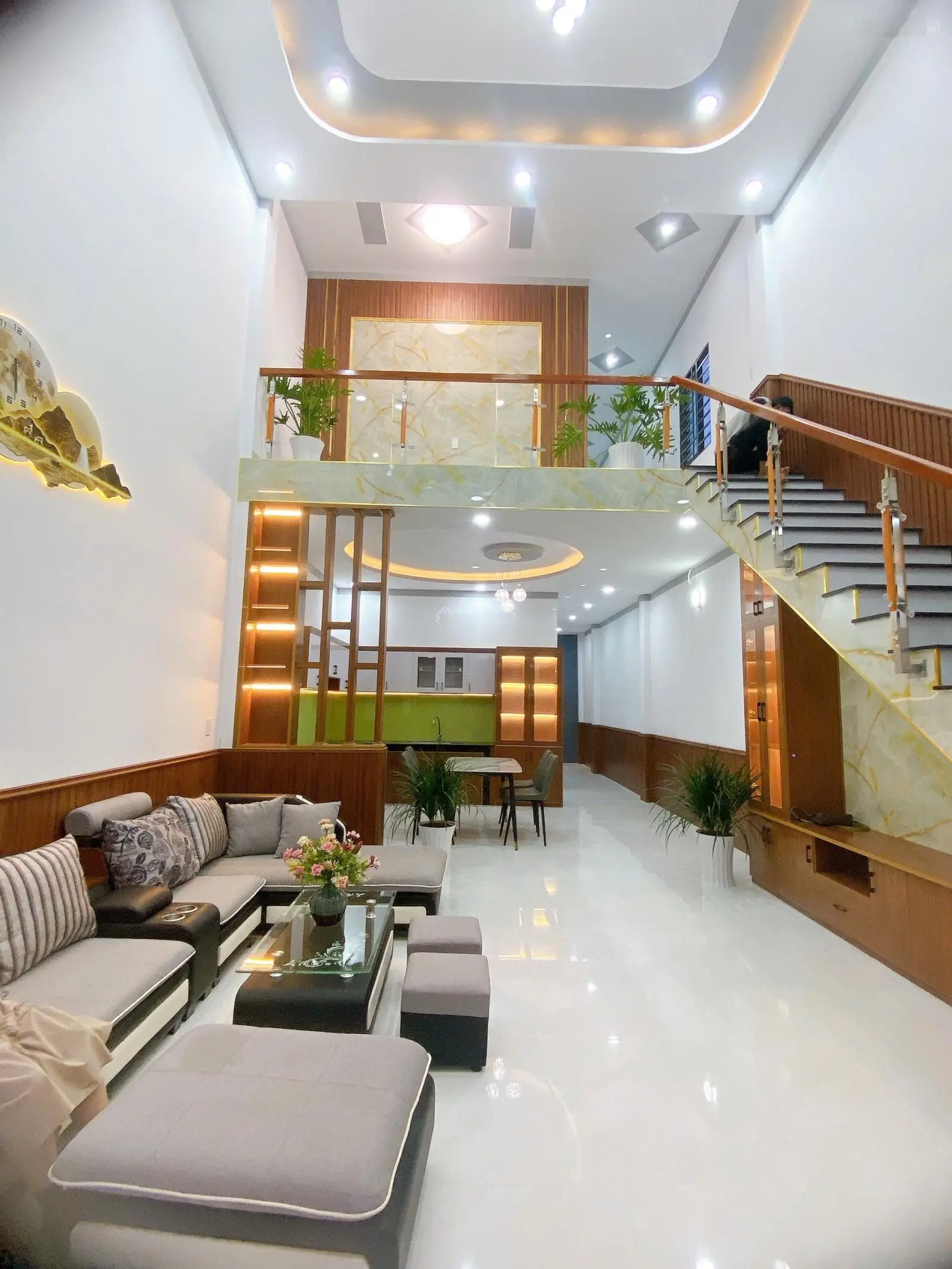 Bán nhà đep, gần chợ Quang Thắng