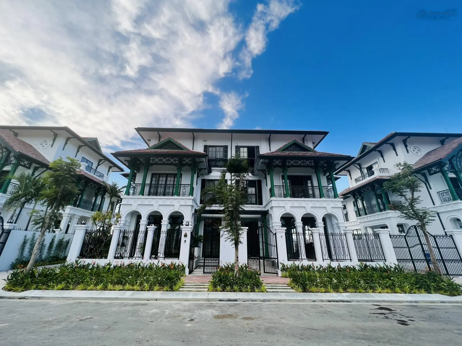 Bán biệt thự vip cạnh sông lễ hội sun hà nam 180m2 chỉ 2x tỷ sẵn sổ 2025 nhận nhà ck cao 0829 824 ***