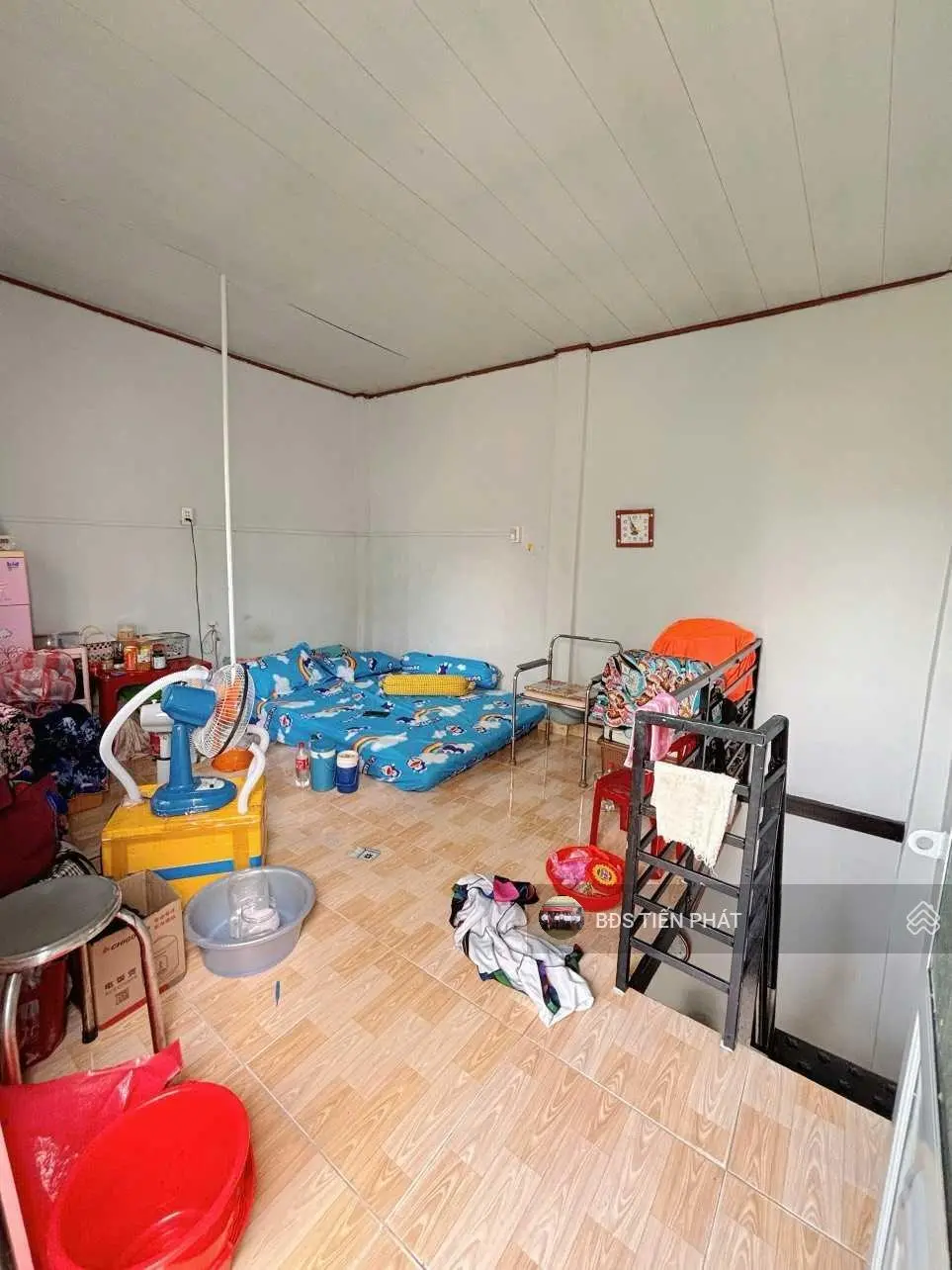 Nhà bán sổ hồng riêng. 45/48/ Lê Đình Cẩn. DT: 4,5 x 3,5m, 1 trệt 1 lầu. Giá: 1.98 tỷ