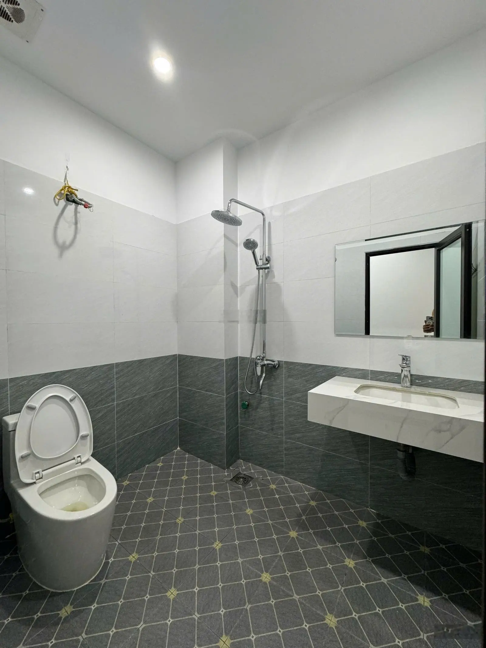 Bán nhà Yên Nghĩa 35m2 5 tầng lô góc đẹp full nội thất đến ở luôn ngõ rộng thoáng. Chỉ nhỉnh 3tỷ