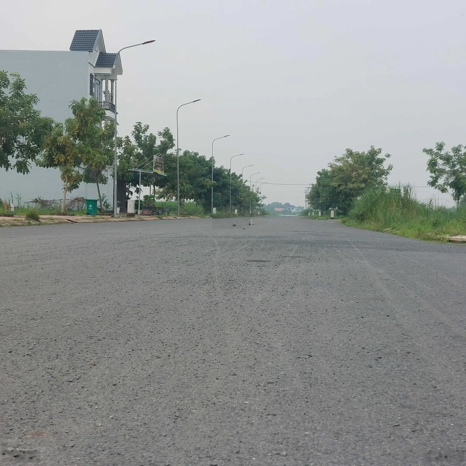 Ngộp bán nền 5x20m có sổ đường 22m The Sol City Long Thượng Cần Giuộc cách chợ Hưng Long 300m 2tỷ8