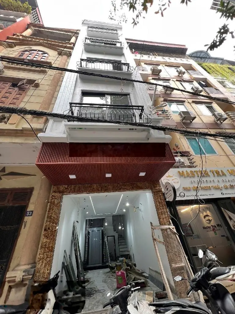 7 tầng thang máy - mới kính koong - full nội thất - kinh doanh - ô tô - ngõ thông - 40 m- 17,5 tỷ