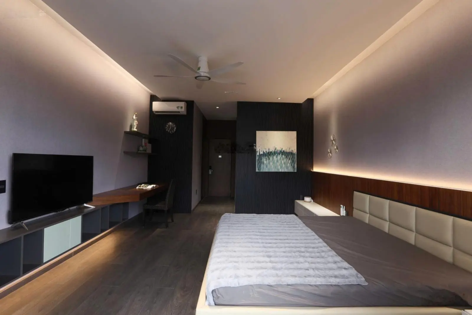Giảm giá 6 tỷ cần bán gấp MT Nguyễn Cửu Vân 5,3 x 20m CN 94m2 6 tầng giá chỉ 27 tỷ