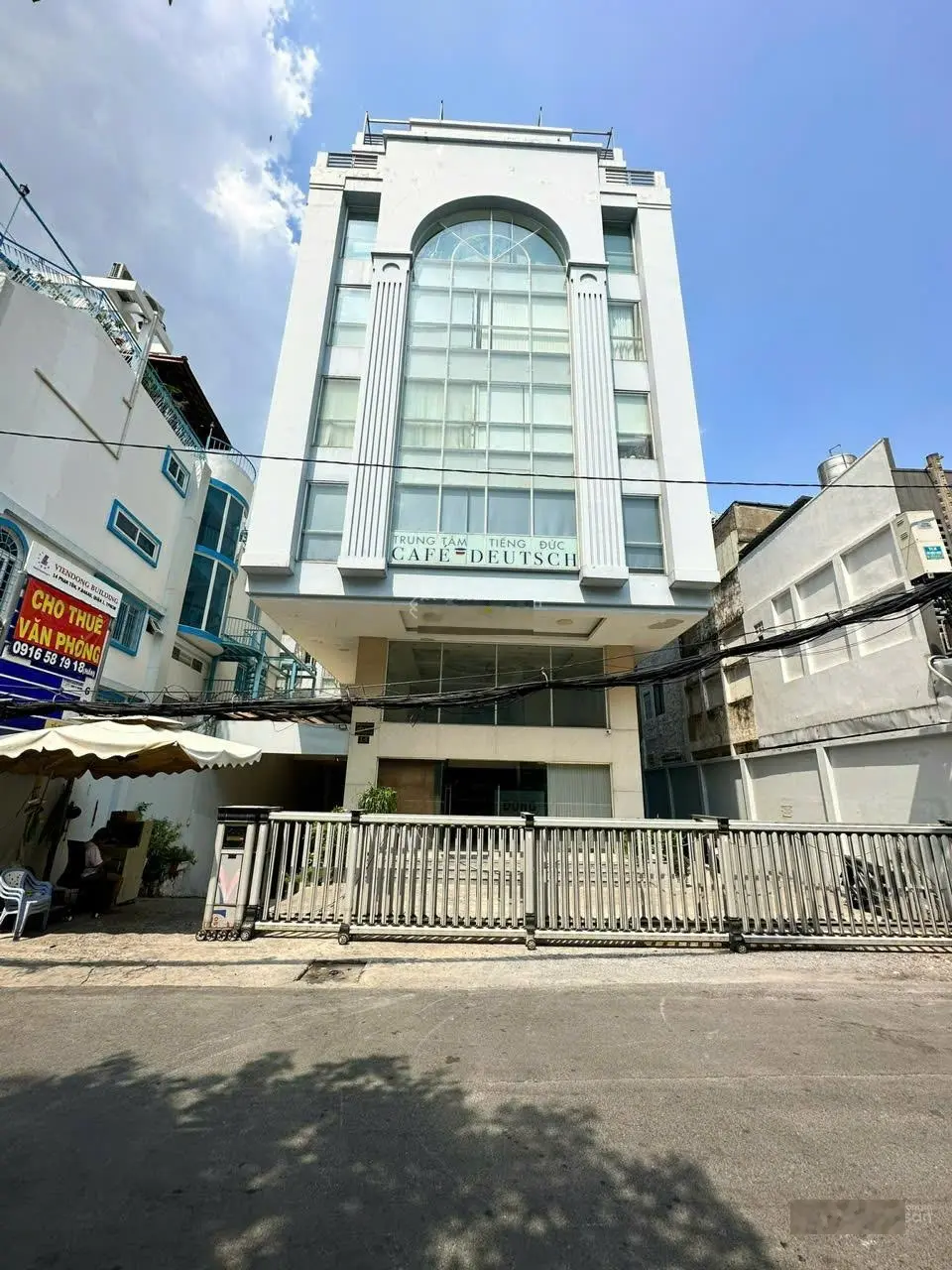 Xuống giá 100 tỷ bán gấp nhà đường 3 tháng 2, quận 10 - dt 20x50m - hầm 8 tầng - giá 175 tỷ