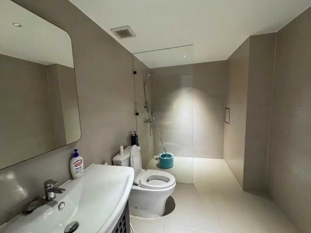 SIÊU PHẨM MT Ng Văn Thủ Q1+ Ngang KHỦNG 8.5m+DT124m2+5Tầng+Gần GEM CENTER+Mới xây+Thang máy-Chỉ88ty
