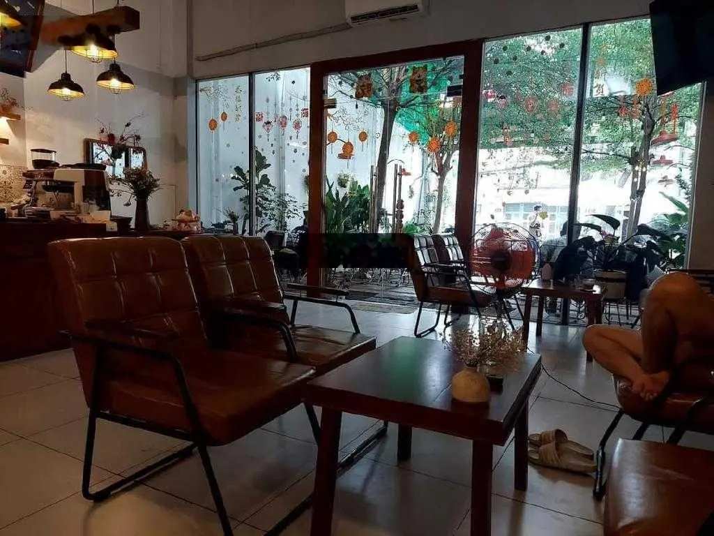 Mặt tiền Nguyên Hồng, ngang 7m, diện tích 145m2, đang cho thuê mặt bằng 30tr/tháng