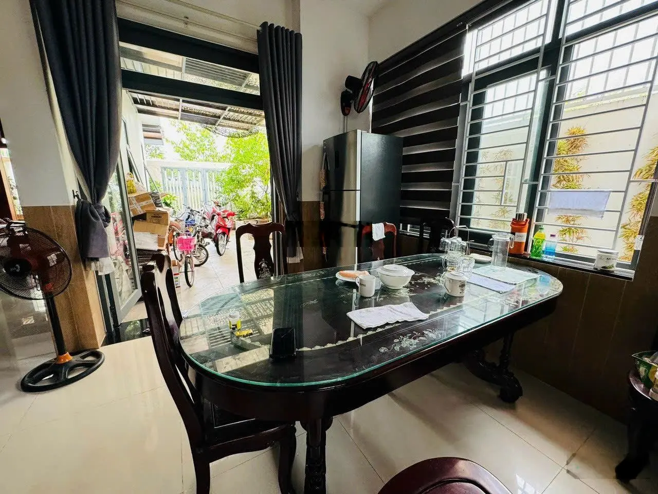 Chính chủ đi Mỹ cần bán gấp căn biệt thự 1 trệt 1 lầu KĐT An Bình Tân DT 180m2 đã có sổ hồng